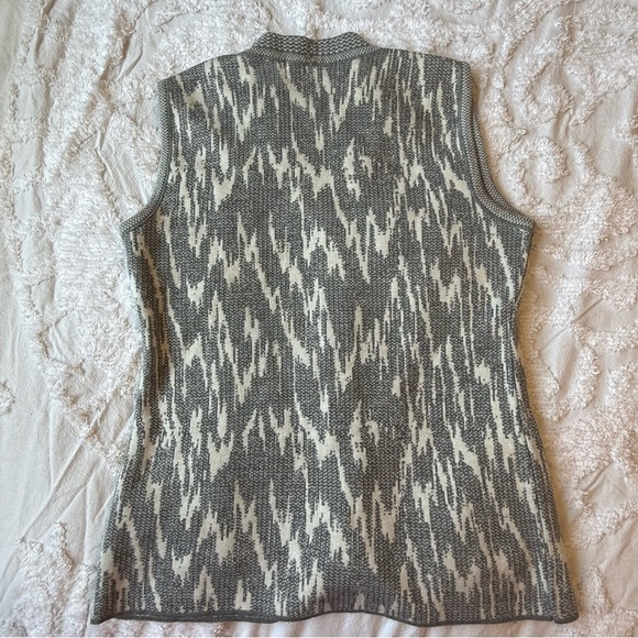 Santana classic Gray and Cream Patterned Women's Sweater Vest Size Large - Picture 2 of 7